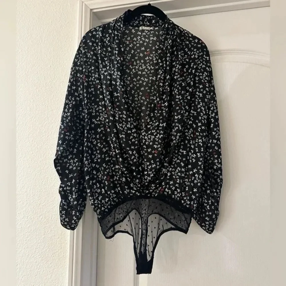 NWT Intimately Free People deep V black Floral printed bodysuit Sz S Witchy Goth